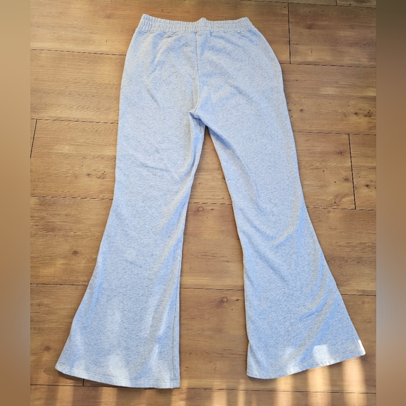 Abercrombie & Fitch women's flare sweatpants light gray Size large - Picture 7 of 10